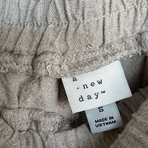 A New Day linen vest in Medium, Linen pant in size small - Picture 4 of 6